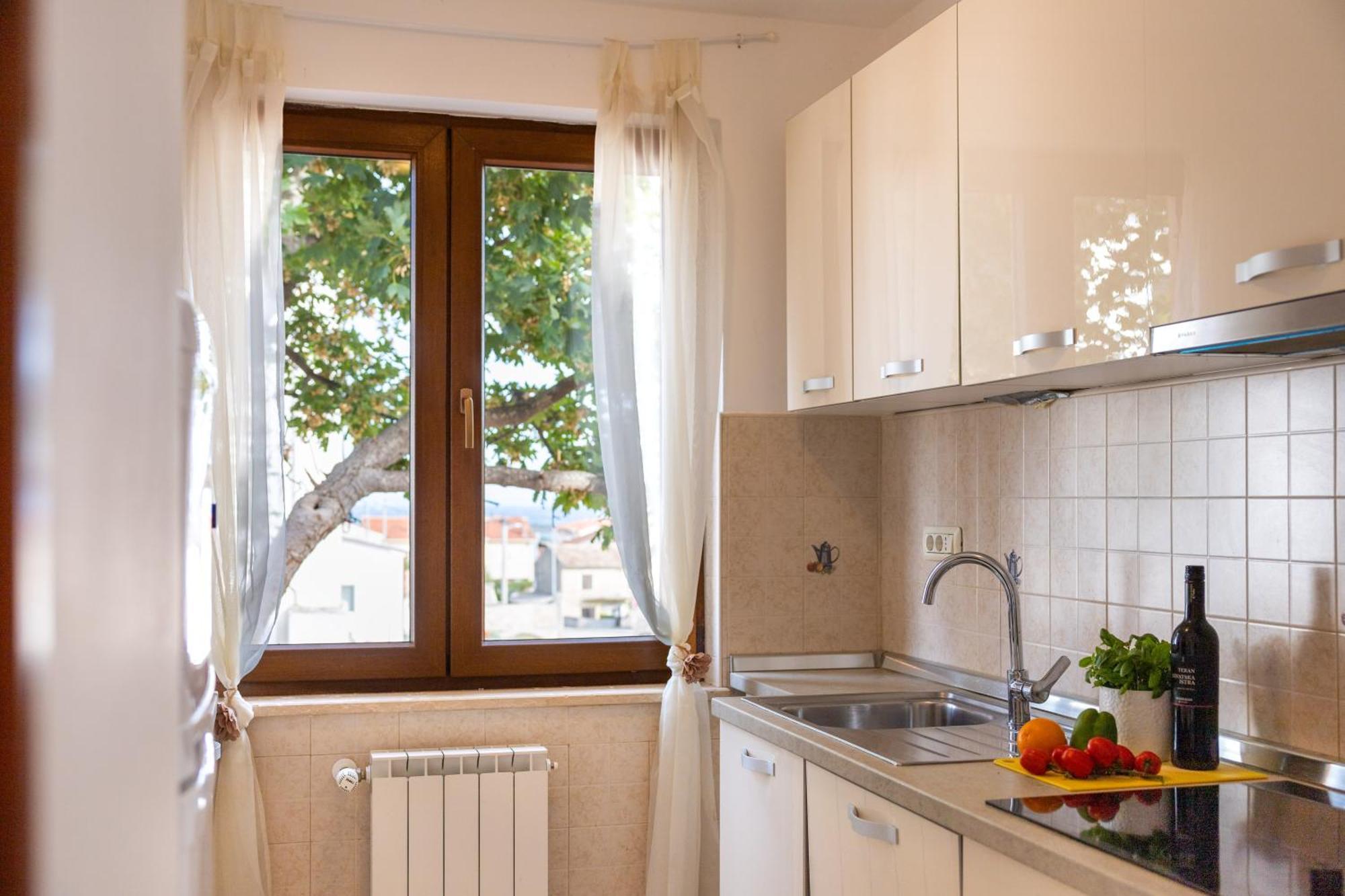 Krasa Sea View Apartmants With Pool Ližnjan