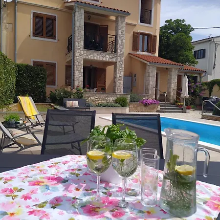 Villa Krasa Sea View Apartmants With Pool Ližnjan Exterior foto