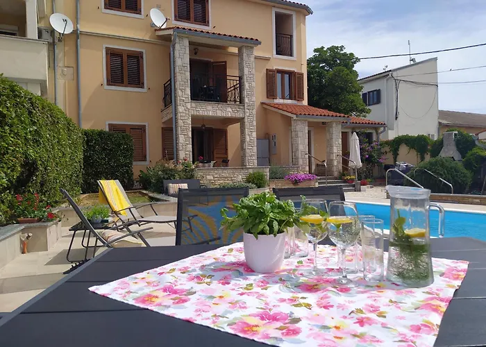 Villa Krasa Sea View Apartmants With Pool