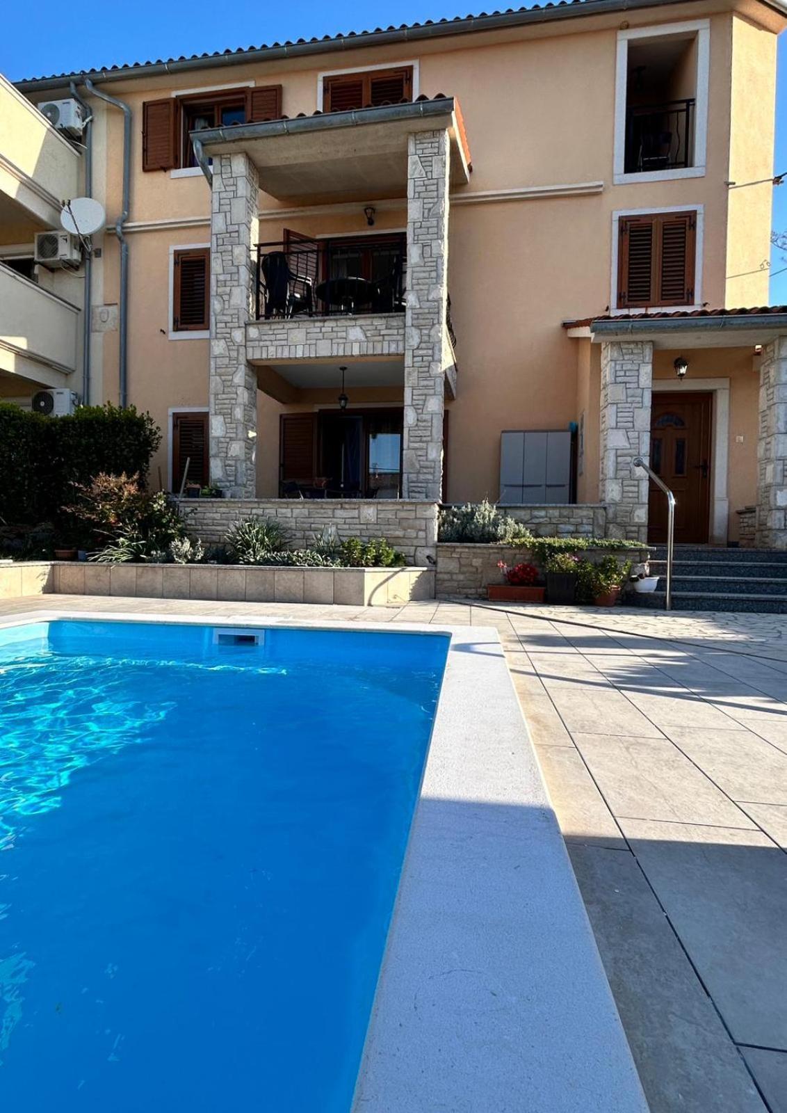 Krasa Sea View Apartmants With Pool Apartment Ližnjan