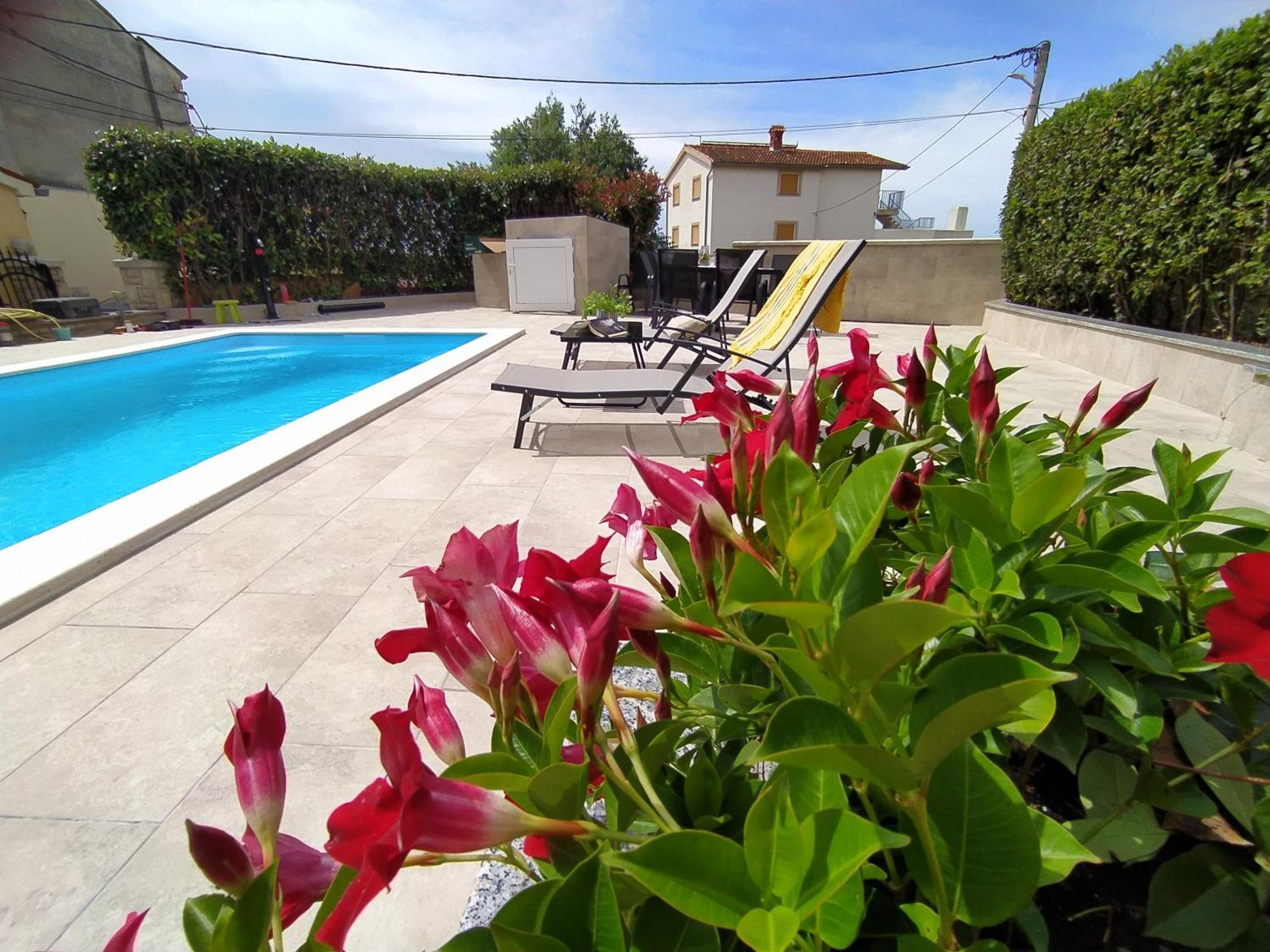 Apartment Krasa Sea View Apartmants With Pool *
